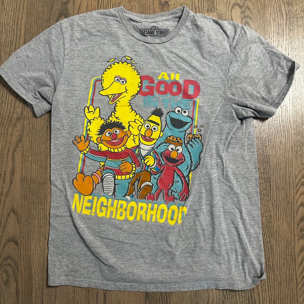 Sesame Street All Good in the Neighborhood Characters Graphic T Shirt Medium
